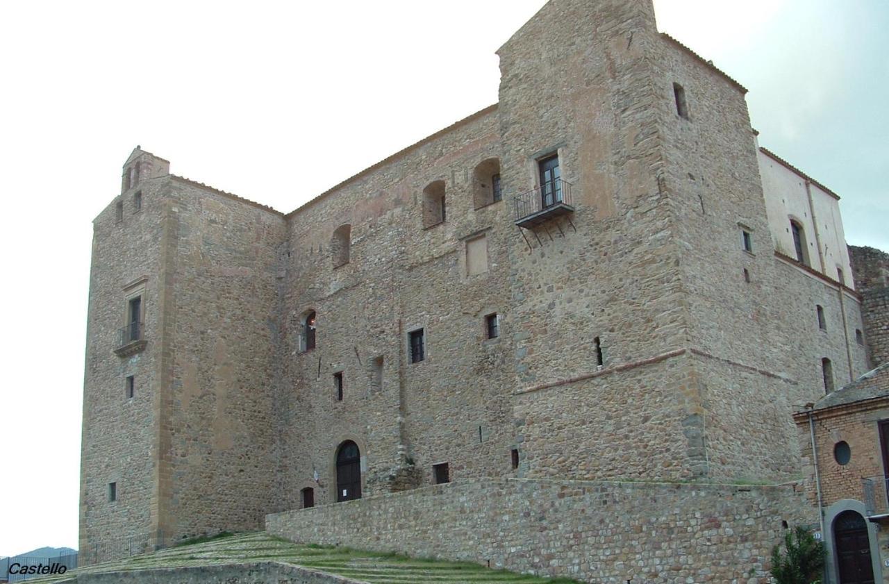 Appartamento Casa Nicole Castelbuono  Esterno foto